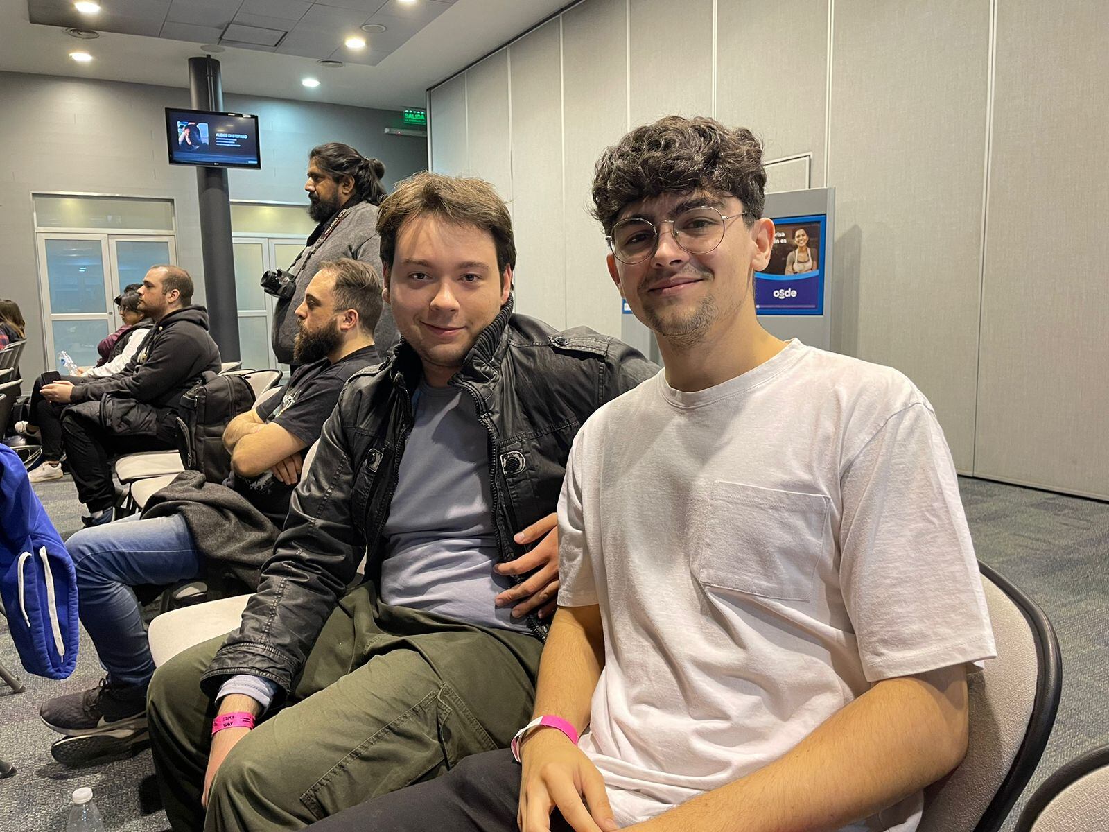 Augusto Castillo y Federico Bolzán, estudiantes de la Tecnicatura en Desarrollo de Videojuegos de la Universidad de Mendoza.