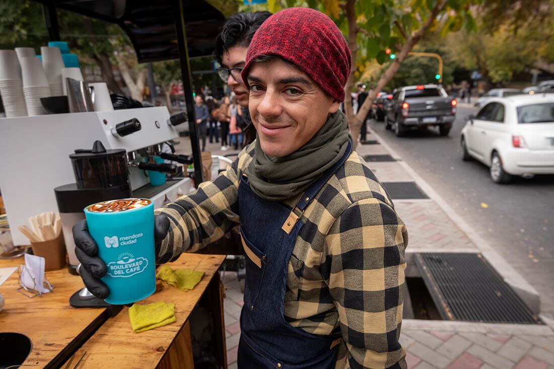 Fernando González, de Ethiopía Bike Café, uno de los hermanos baristas. Foto: Ignacio Blanco / Los Andes