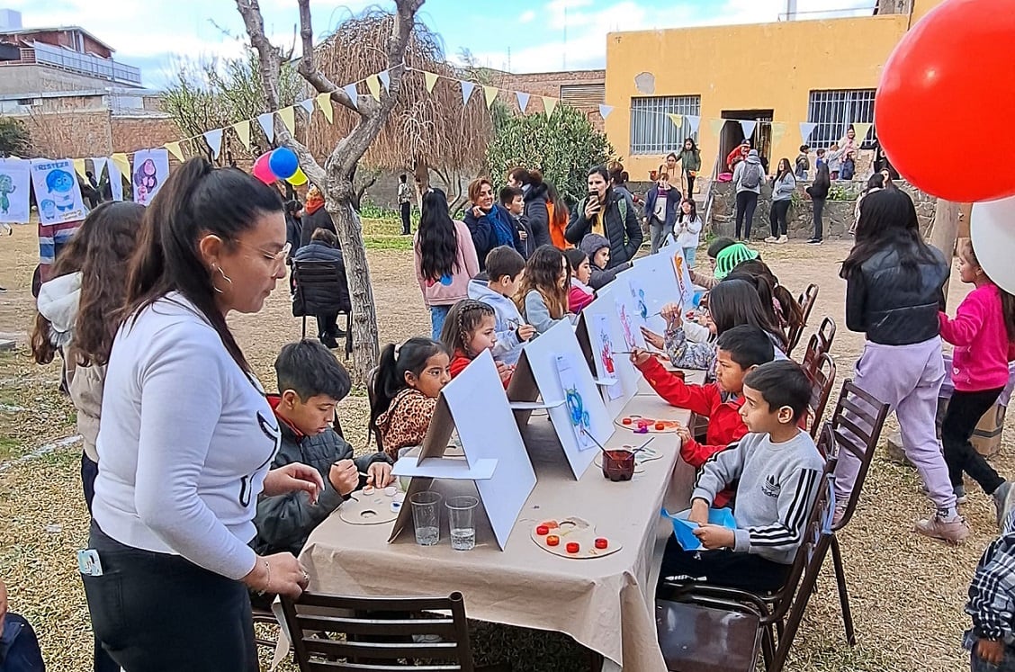 Policías solidarios hicieron festejos por el Día del Niño para 800 chicos en Guaymallén. | Foto: gentileza