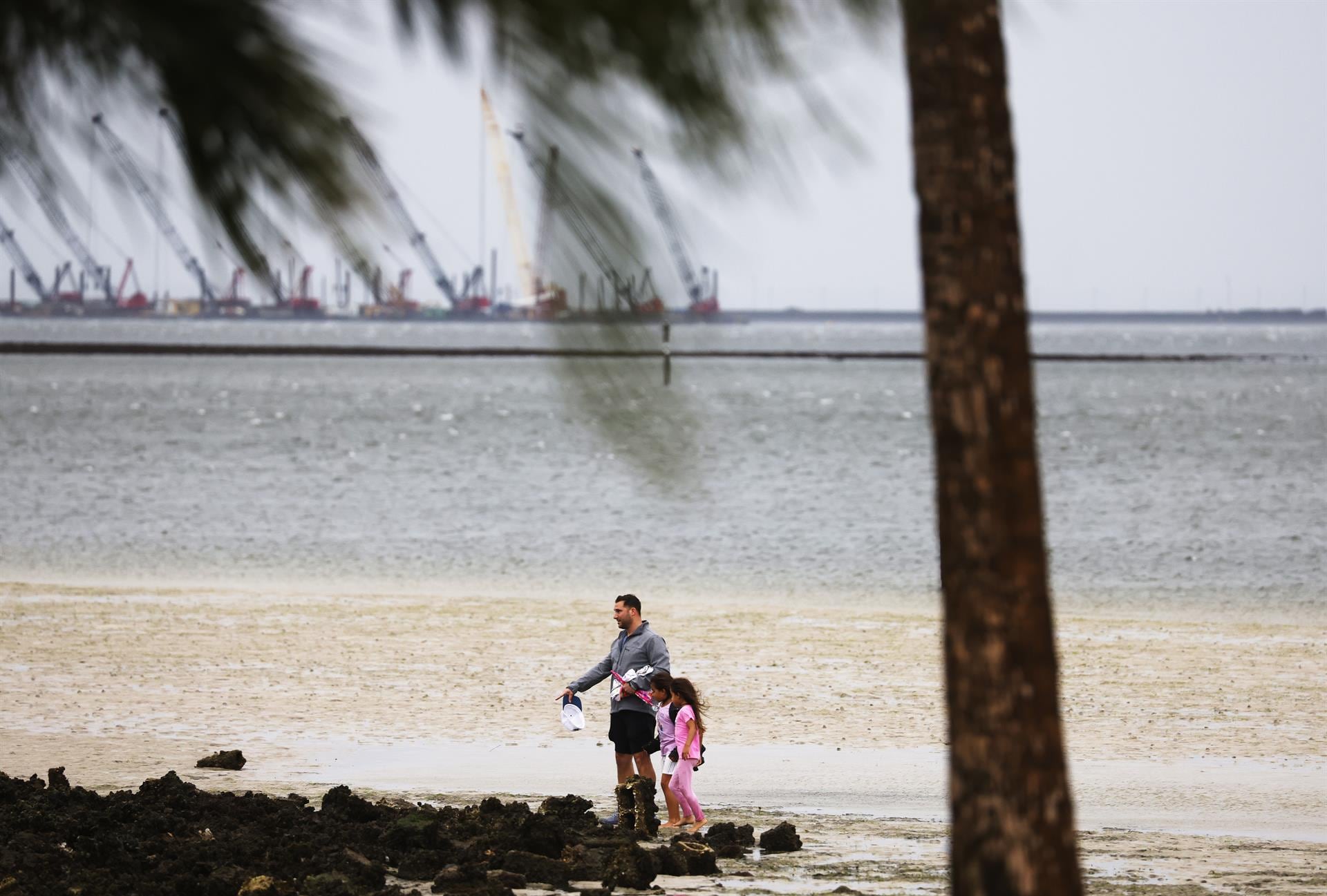 Florida se prepara para el paso del Huracán Ian. Foto: EFE