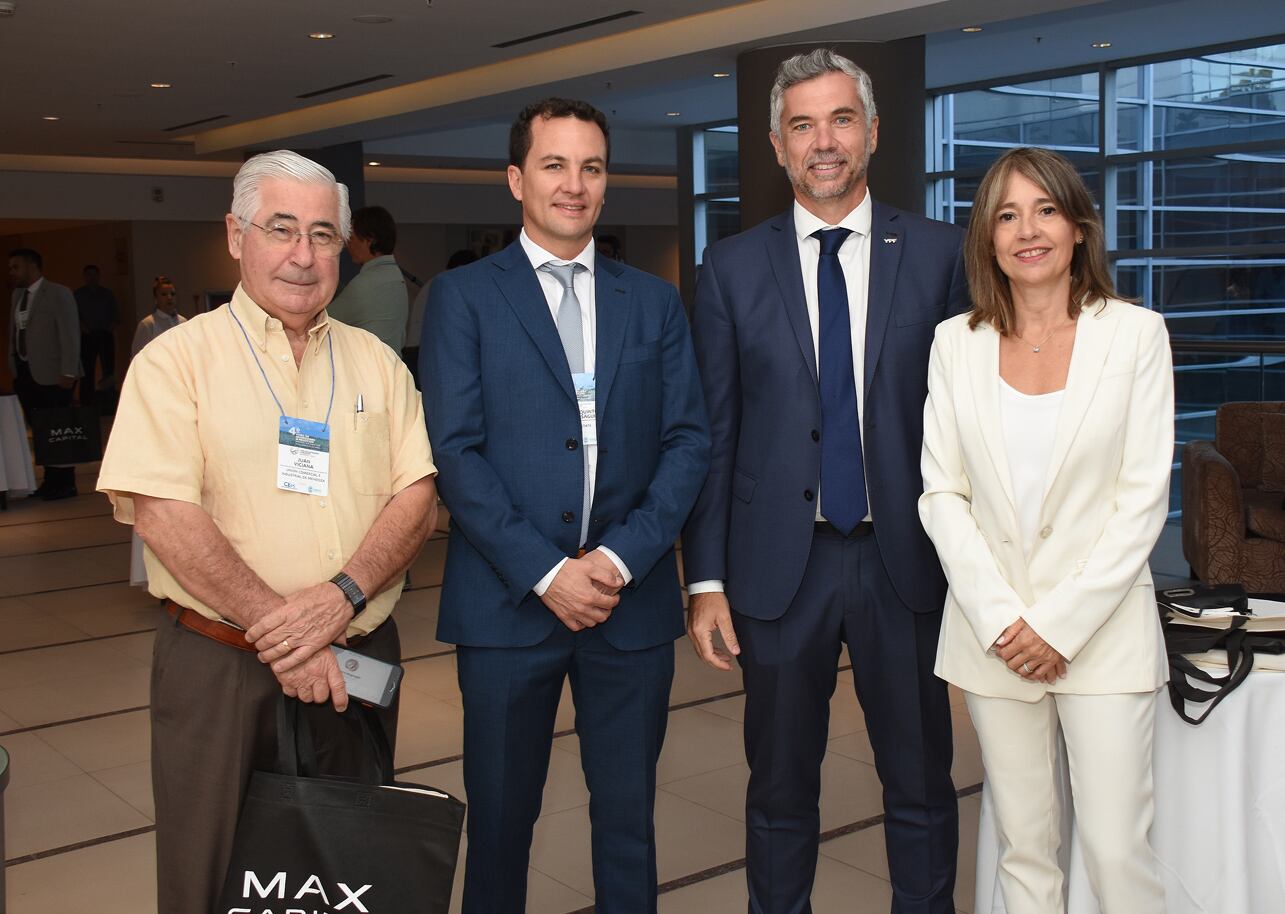 Juan Viciana, Eduardo Quinto Pulenta Seguí, presidente del CEM, Adolfo Sánchez y Silvia Jardel, gerente del CEM.