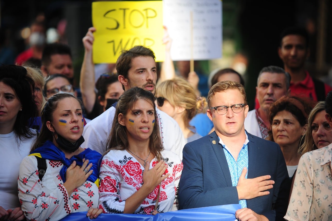 Marcha contra la guerra en Ucrania - Foto Clarín