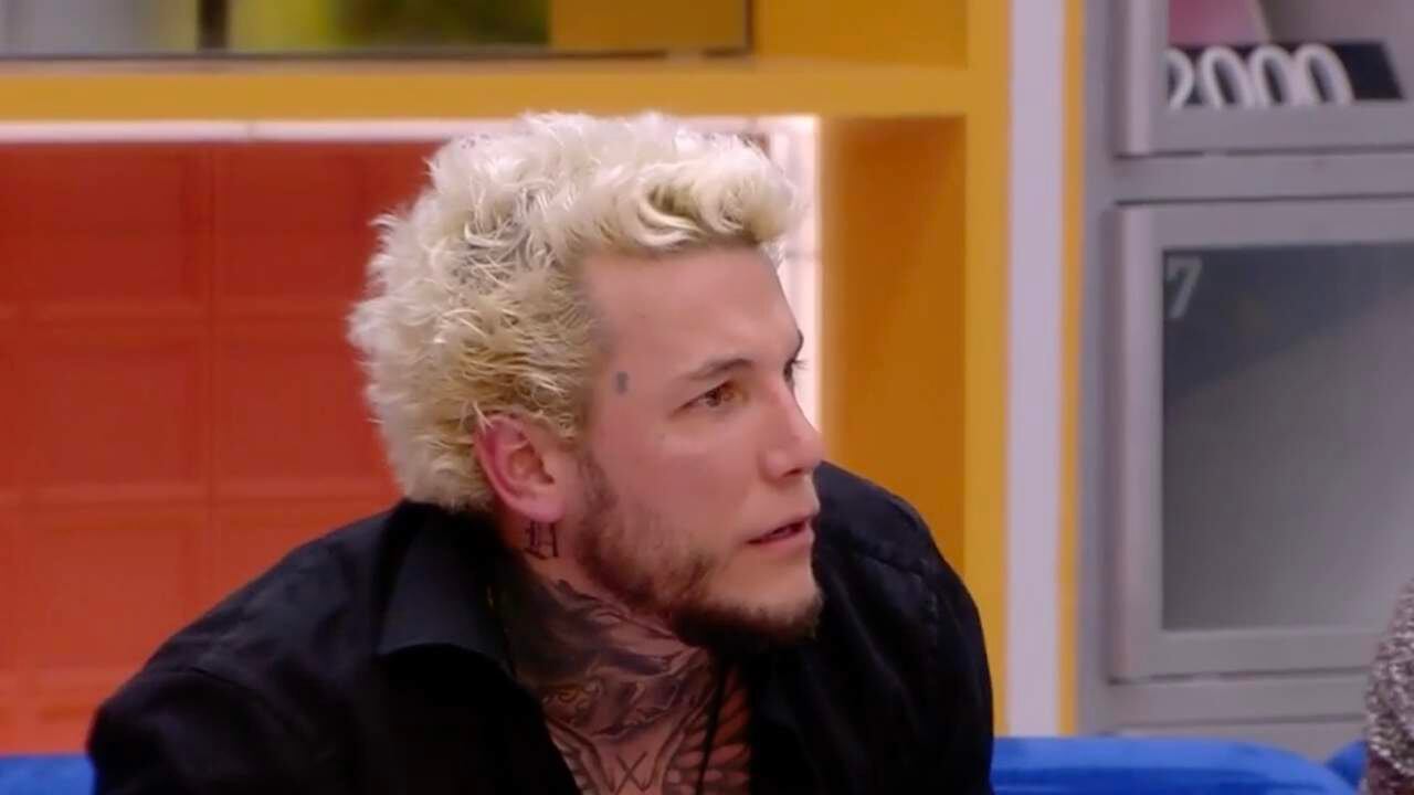 Alex Caniggia tuvo un fuerte cruce con una de sus compañeras.