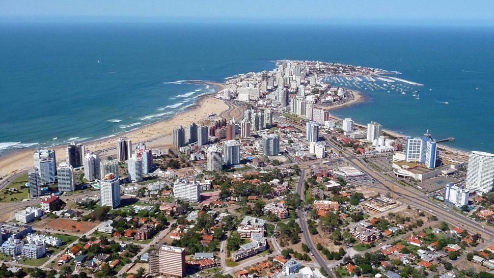 Punta del Este: se puede conseguir alojamiento que van desde los u$s140 diarios a los u$s380.