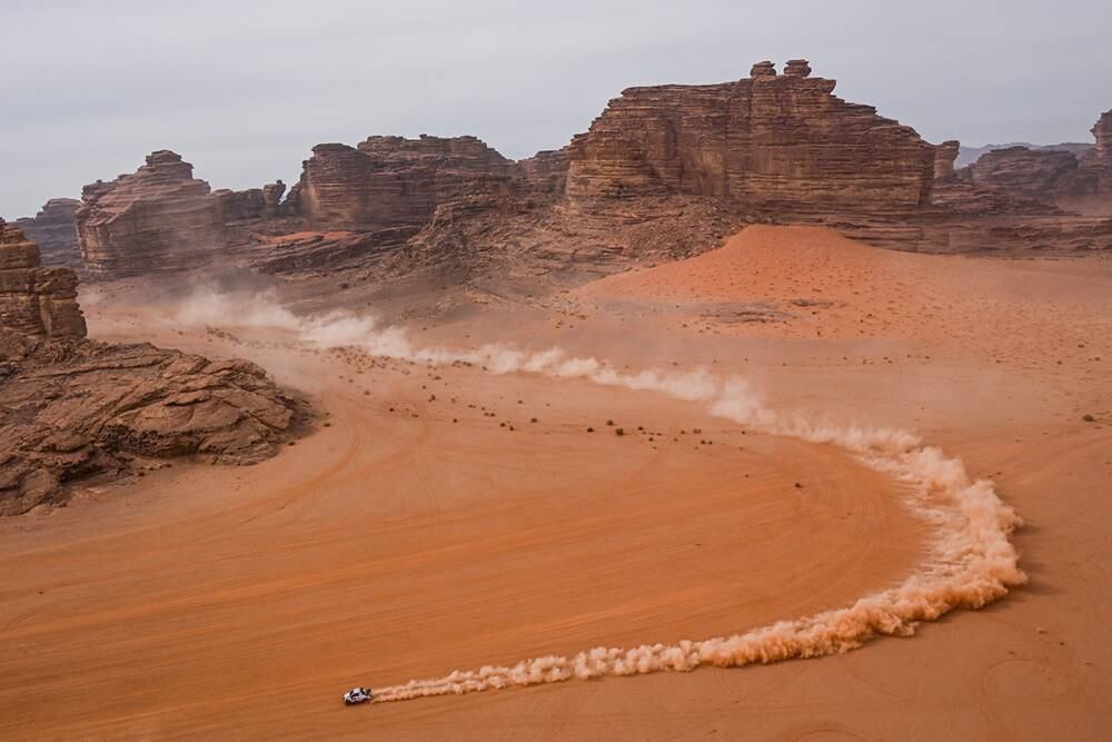 Giniel De Villiers en pleno recorrido por el desierto.