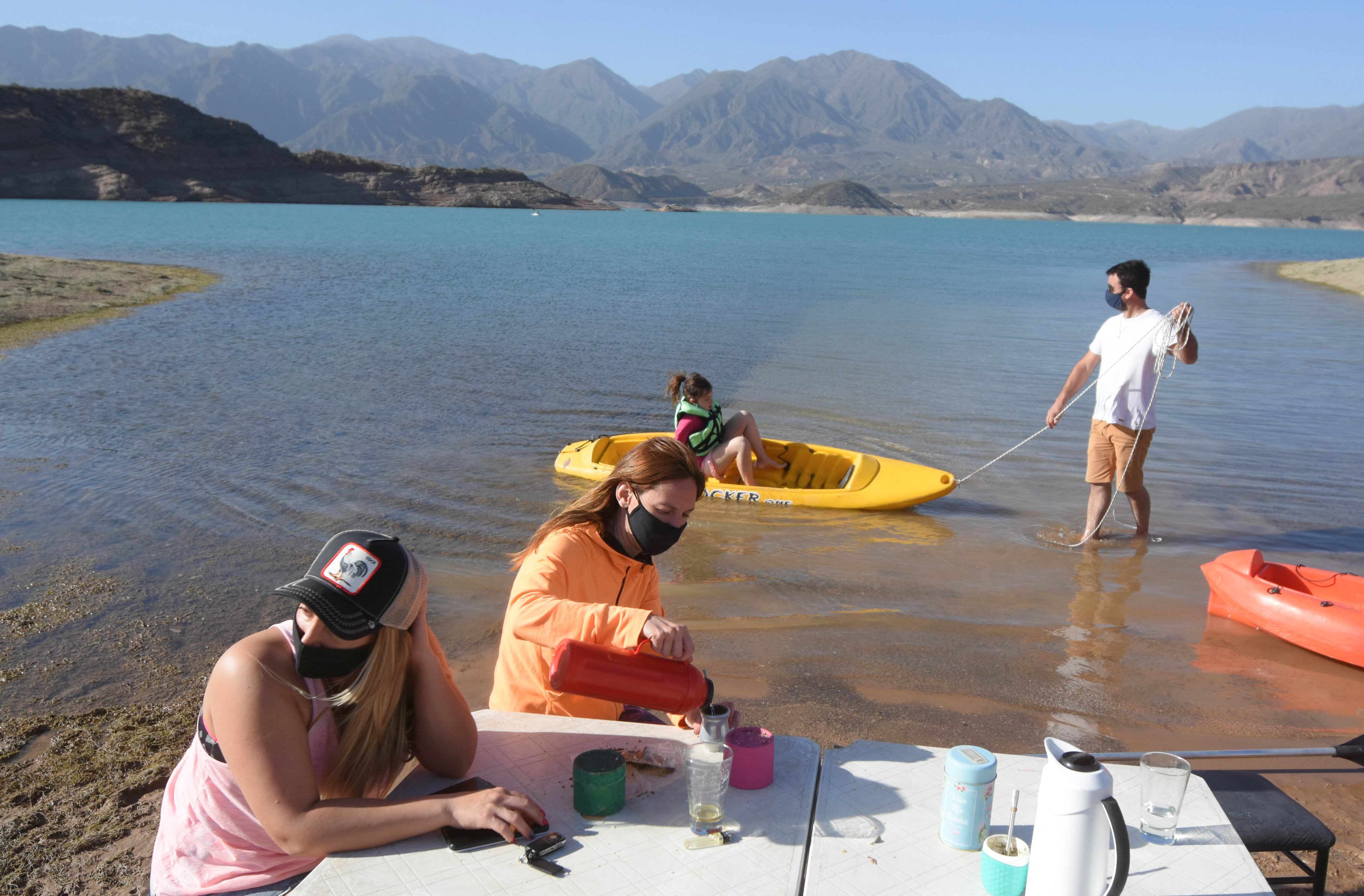 En campings y espacios abiertos, las reuniones sociales o familiares están permitidas; aunque para no más de 10 personas por grupos y respectando protocolos.