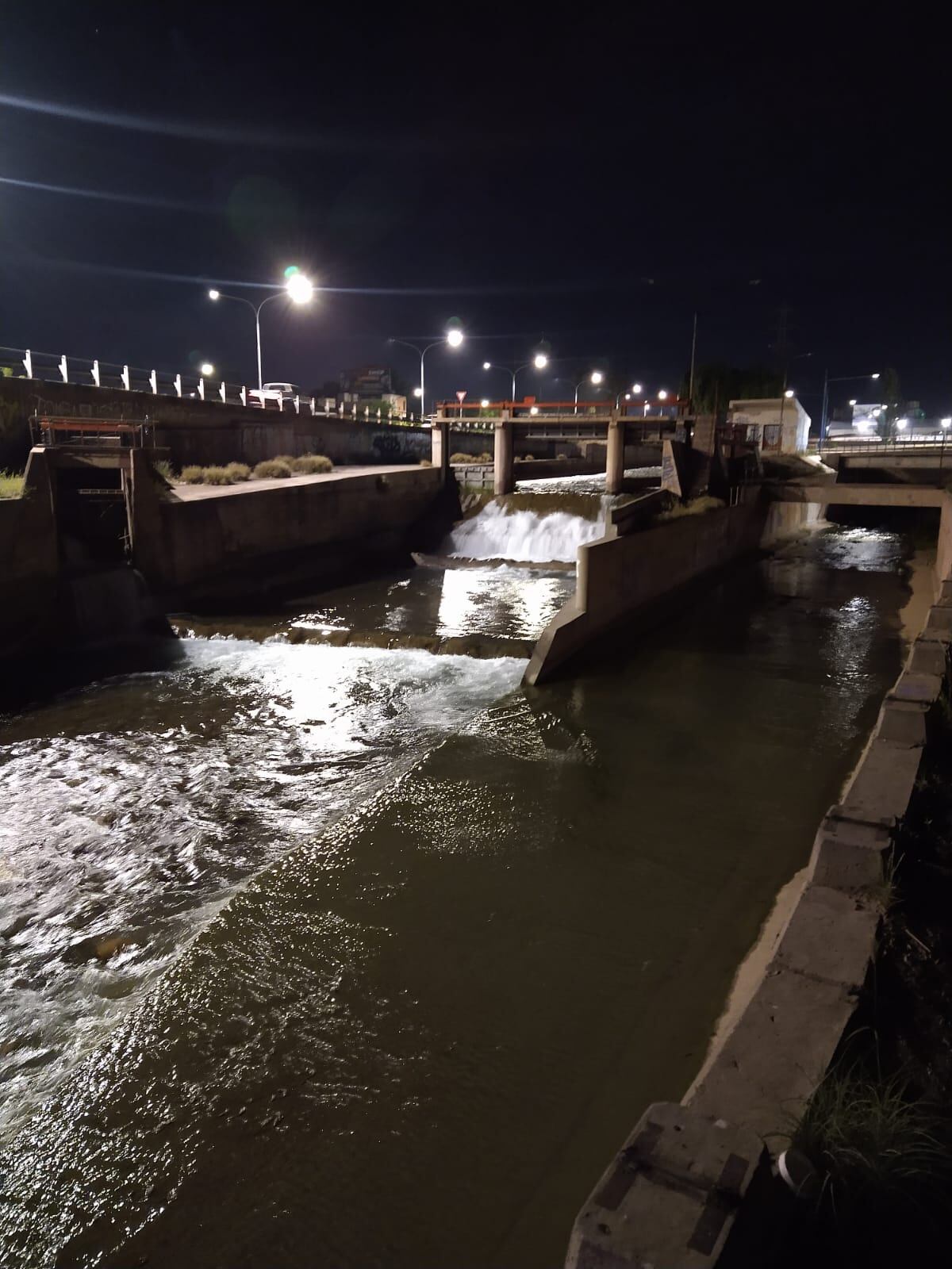 Un adolescente murió ahogado en el canal Cacique Guaymallén. Foto: Prensa Seguridad