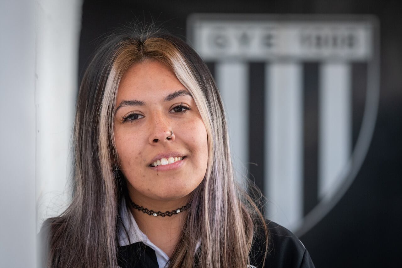 Retrato de Yamila Correa, coordinadora del cuerpo técnico de Gimnasia y Escgrima de Mendoza

 Foto: Ignacio Blanco / Los Andes