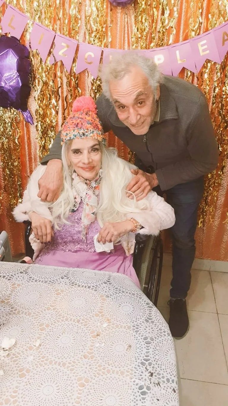 Lía Crucet cumplió 71 años y festejó con su marido. Foto: Twitter de Lía Crucet.