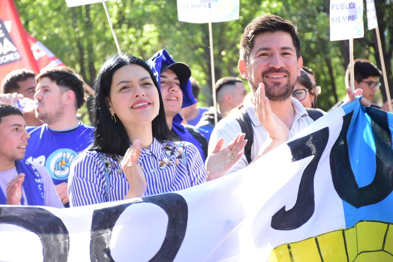 La intendenta de Santa Rosa, Flor Destéfanis, participó del reclamo por fondos. Gentileza