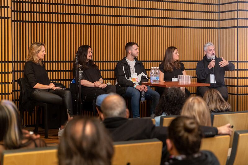 José Palazzo, Alicia Zertuche, Daniel Bernal Ruiz y Chuky en el Conversatorio de Festivales Masivos de Música.