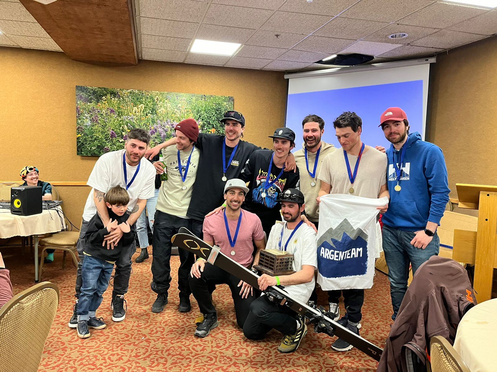 El equipo Argenteam salió campeón. Segundo quedó el equipo de Aspen, The Divas, y tercero, el equipo de Telluride. / Gentileza.