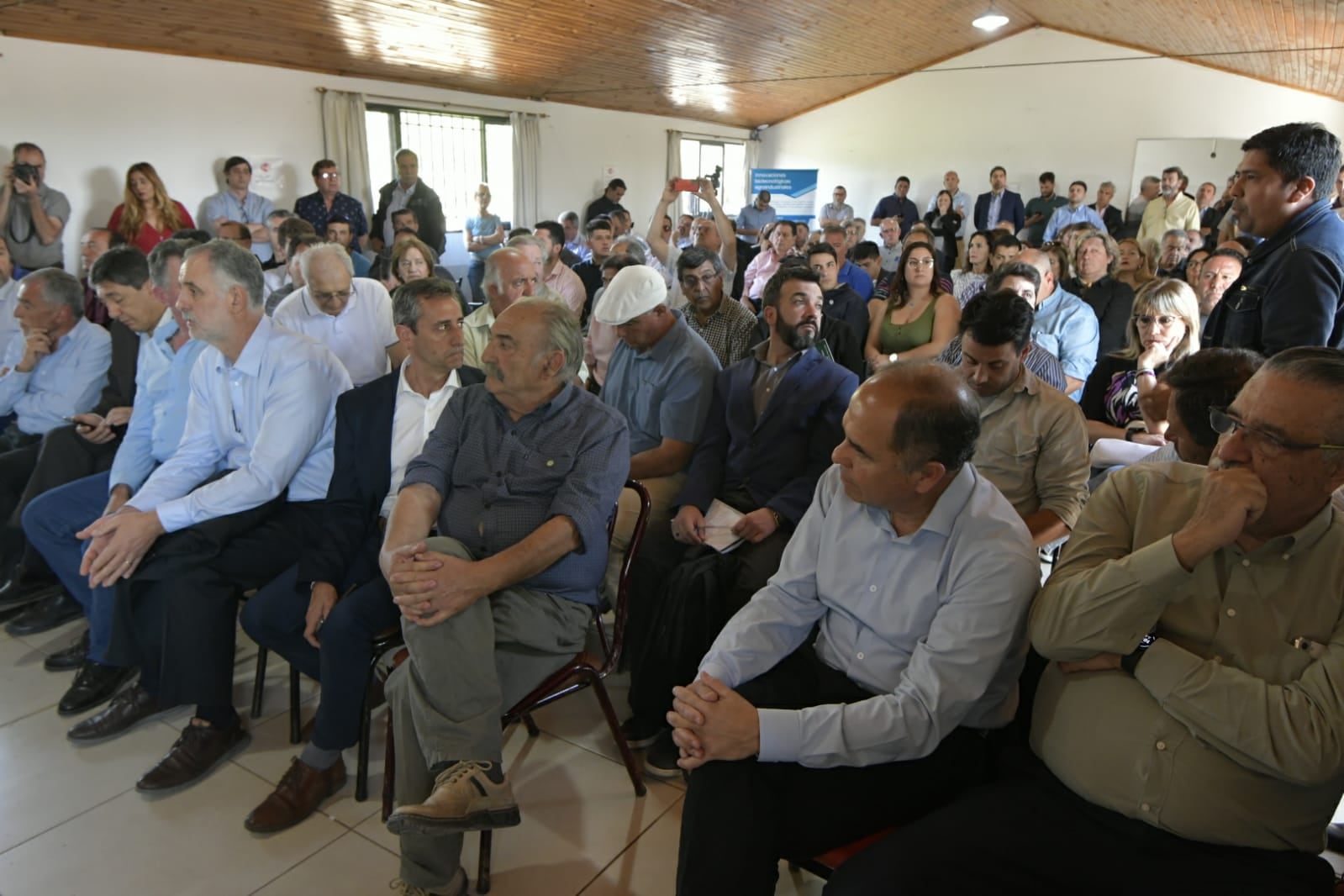 Presencia política en el acto de Sergio Massa en Mendoza - Orlando Pelichotti / Los Andes