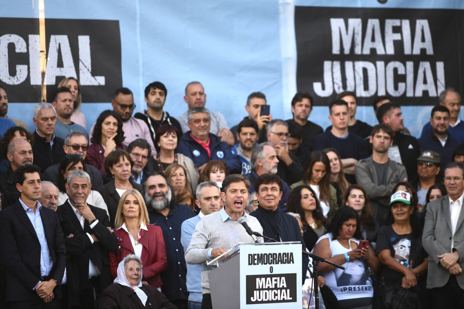 El kirchnerismo se manifestó frente al Palacio de Justicia  - Foto Clarín