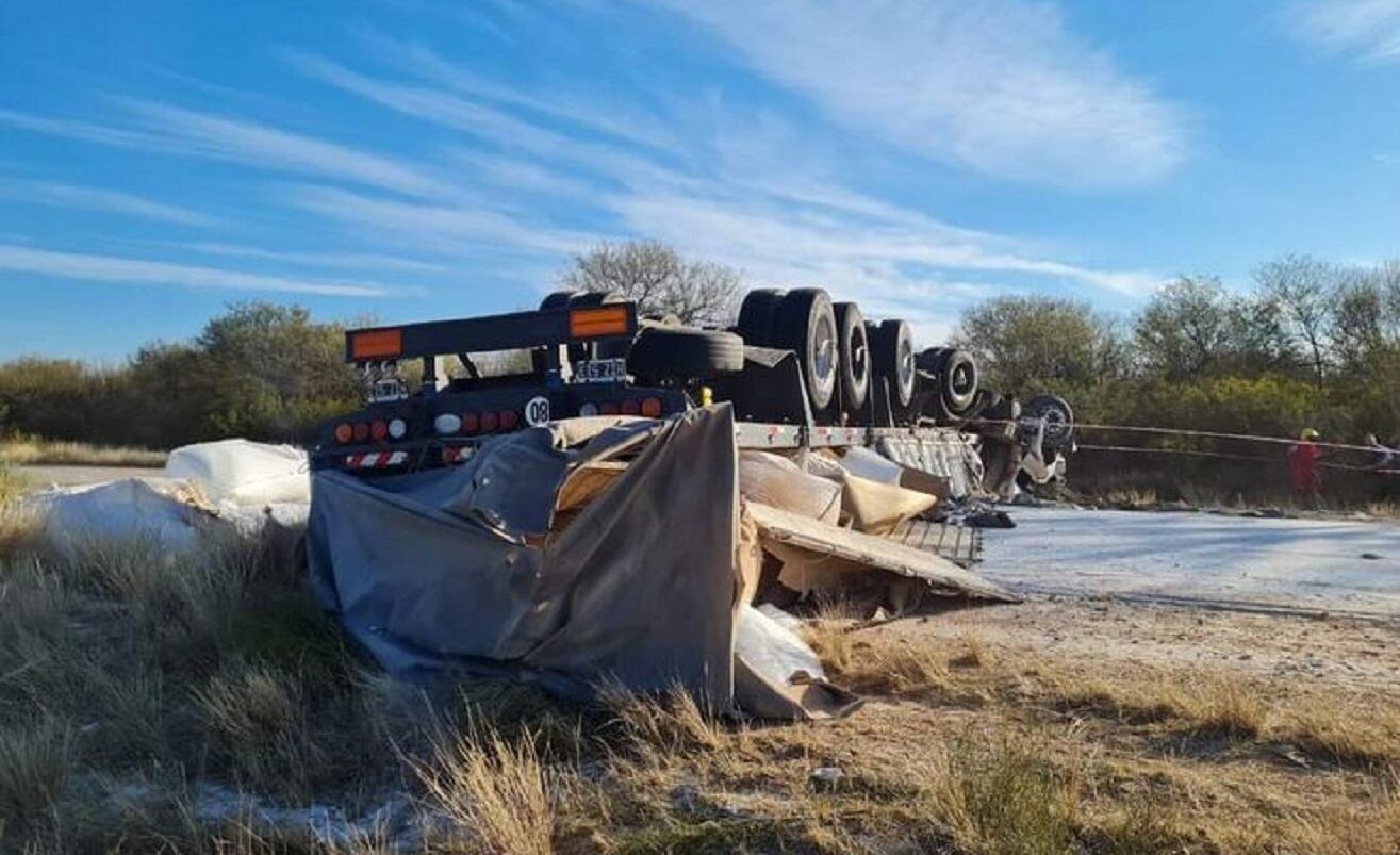 Los fallecidos transportaban azúcar de Tucumán a Chile - 