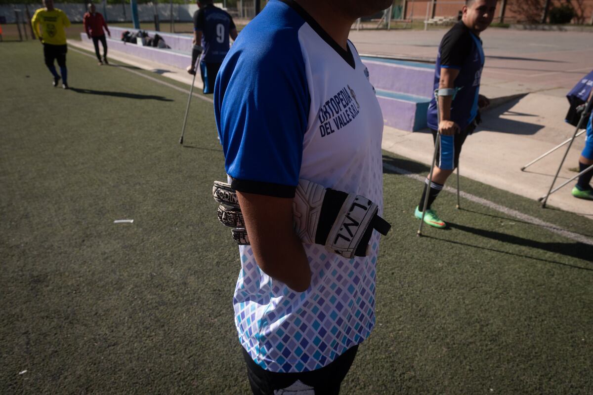 Liga Nacional de Fútbol de Amputados.

En el polideportivo del Barrio de la Gloria se disputó la tercera fecha entre Los Cóndores de Mendoza y Los Leones de Tucuman. 
