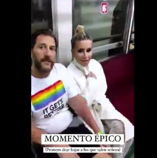 Florencia Peña en el subte.