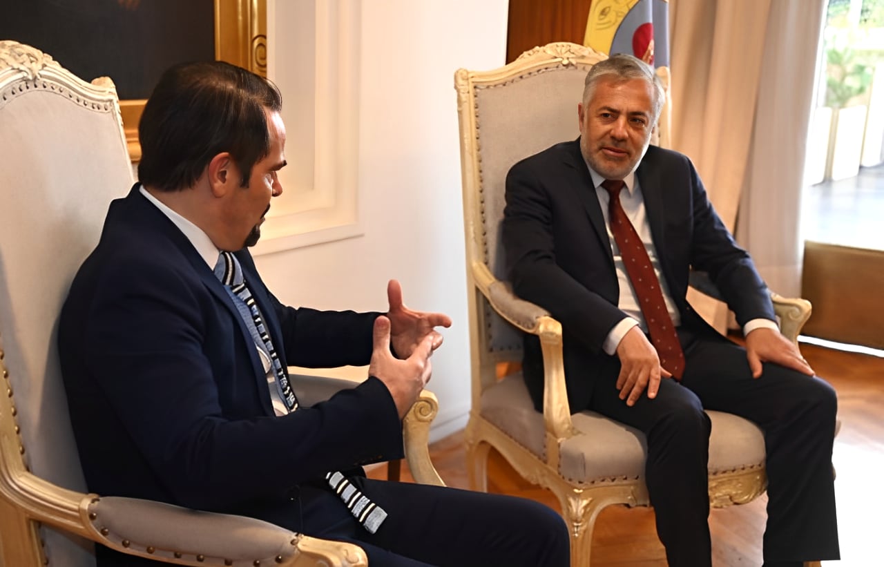 El embajador de Francia en Argentina, Romain Nadal, visitó Mendoza y se reunió con el gobernador Alfredo Cornejo.