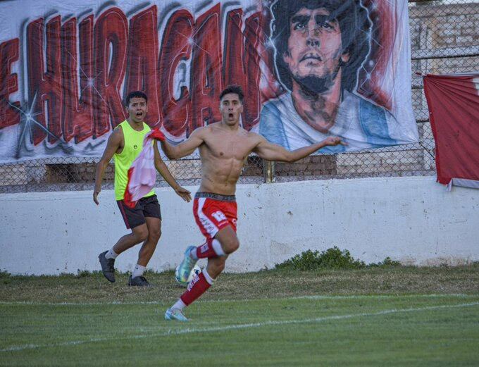 festejos de Huracán Las Heras en el torneo de fútbol Federal A