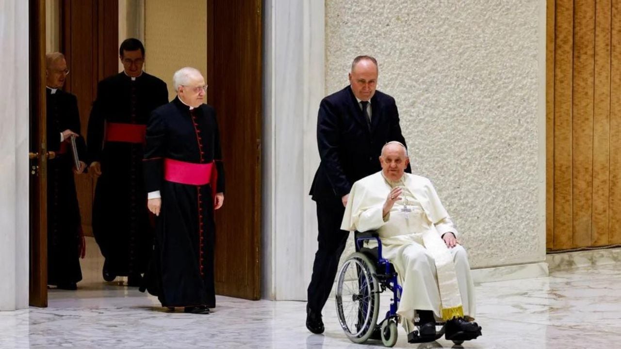 Hospitalizaron al Papa Francisco por una gripe