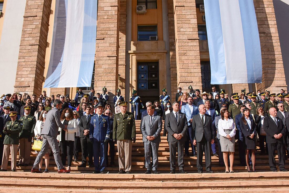 Acto conmemorativo por los 40 años de la guerra de Malvinas. En casa de gobierno se llevo a cabo un acto en el que participaron autoridades políticas y de las fuerzas armadas, donde brindaron reconocimiento a veteranos y caídos en el conflicto del Atlántico Sur en 1982. Foto: Mariana Villa / Los Andes