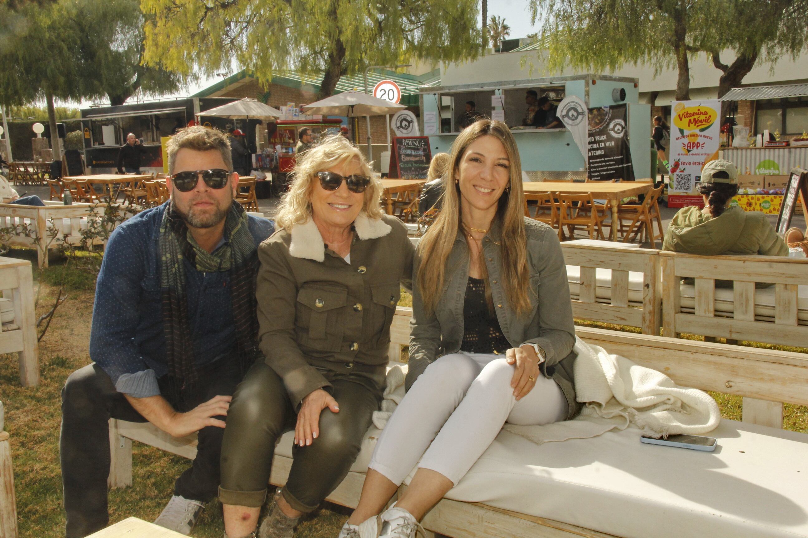 Otelo Mori, Cuqui Martínez y Mariela Mori.