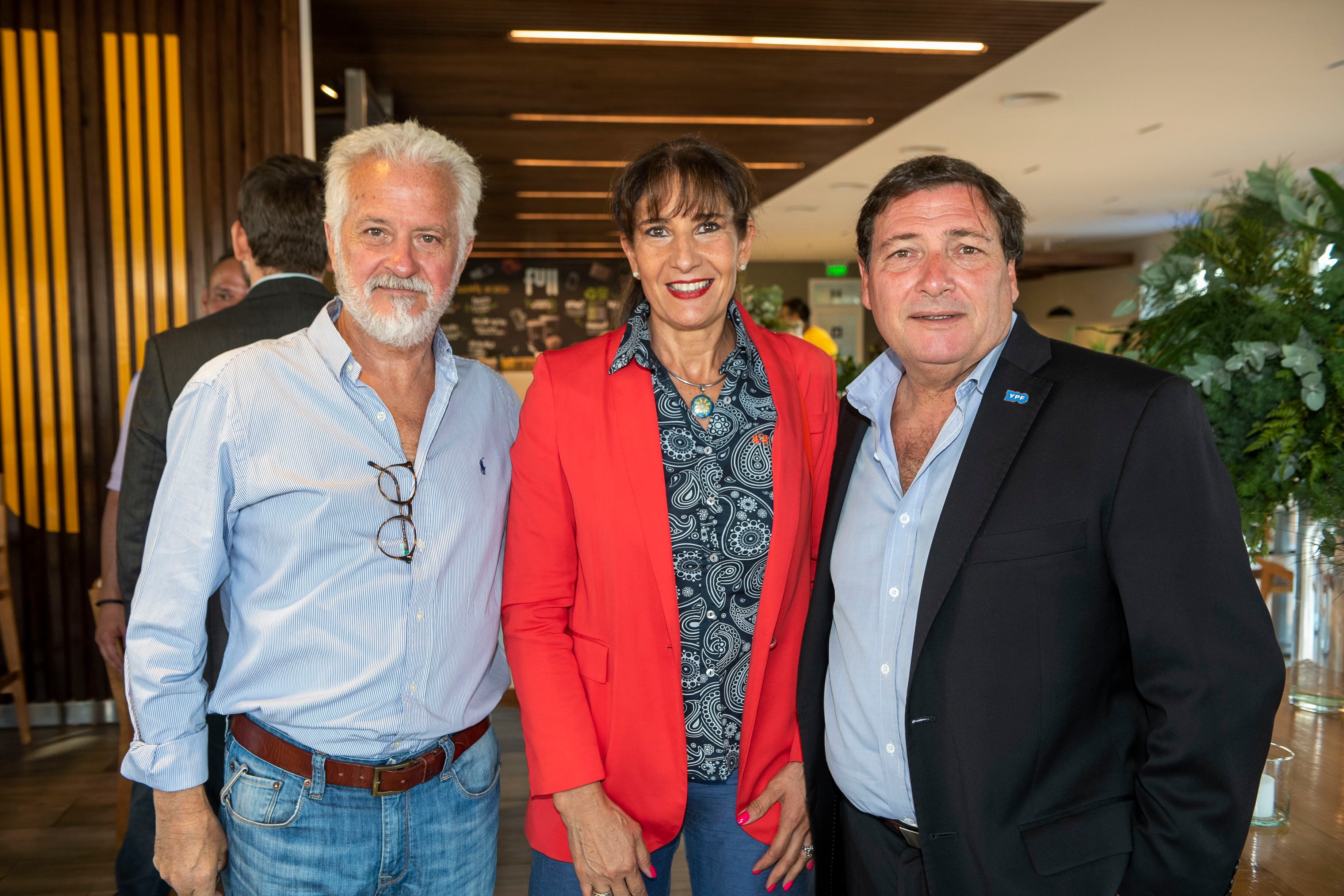 Carlos Arguinaco, Marisa Garnica y Omar Parisi.