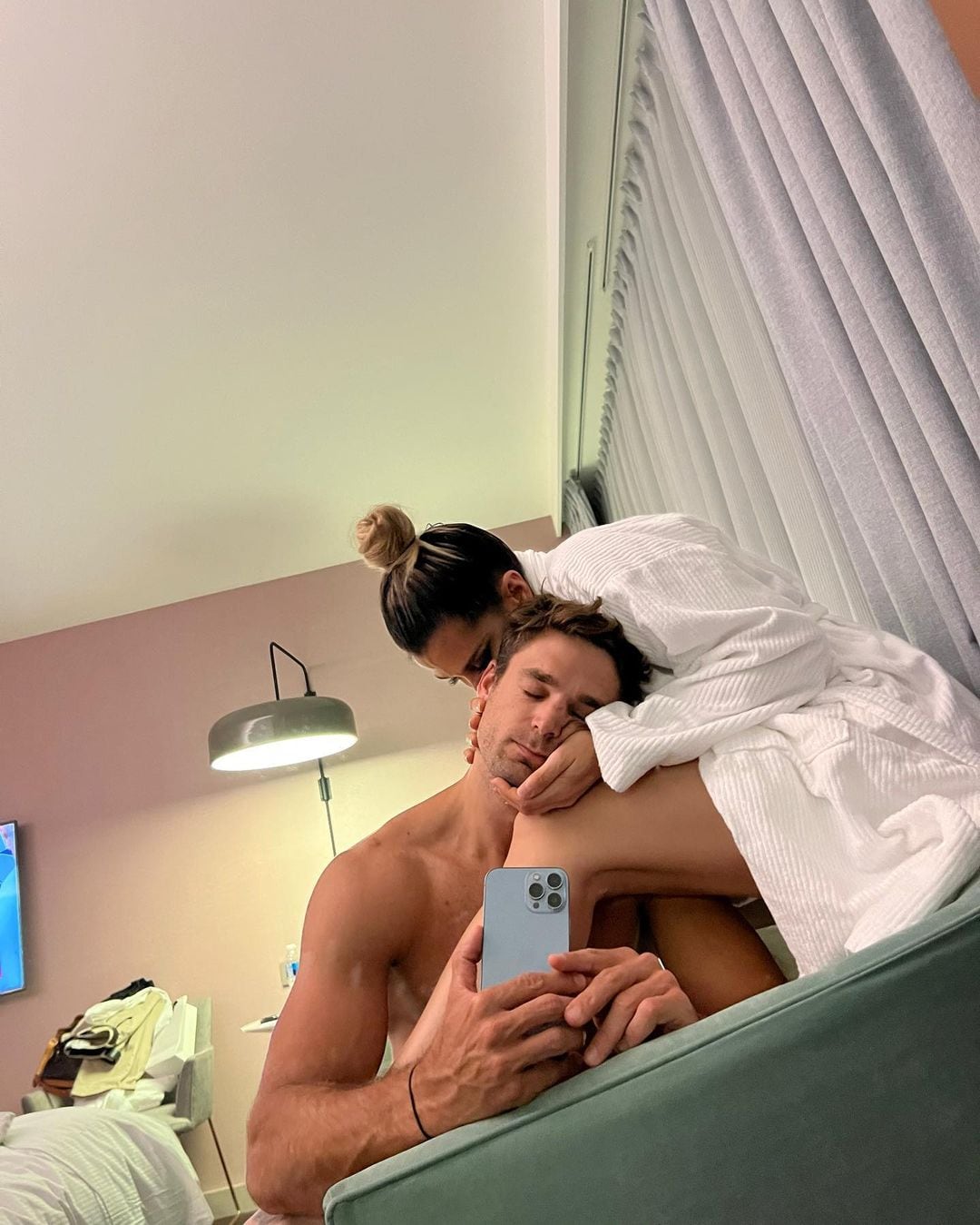 Jimena Barón junto a su novio, muy íntimos.