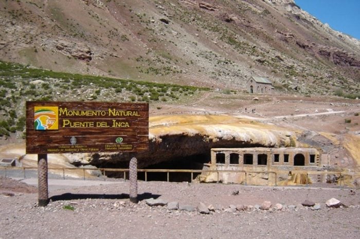 El Puente del Inca, un atractivo turístico histórico.