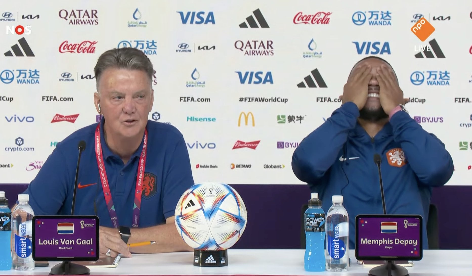 La reacción de Van Gaal que hizo tentar a Memphis