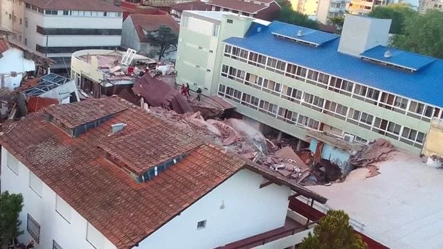 Impactantes imágenes del edificio derrumbado.