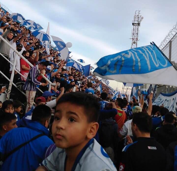 El estadio Feliciano Gambarte lució repleto en el festejo de los 100 años. / Gentileza.