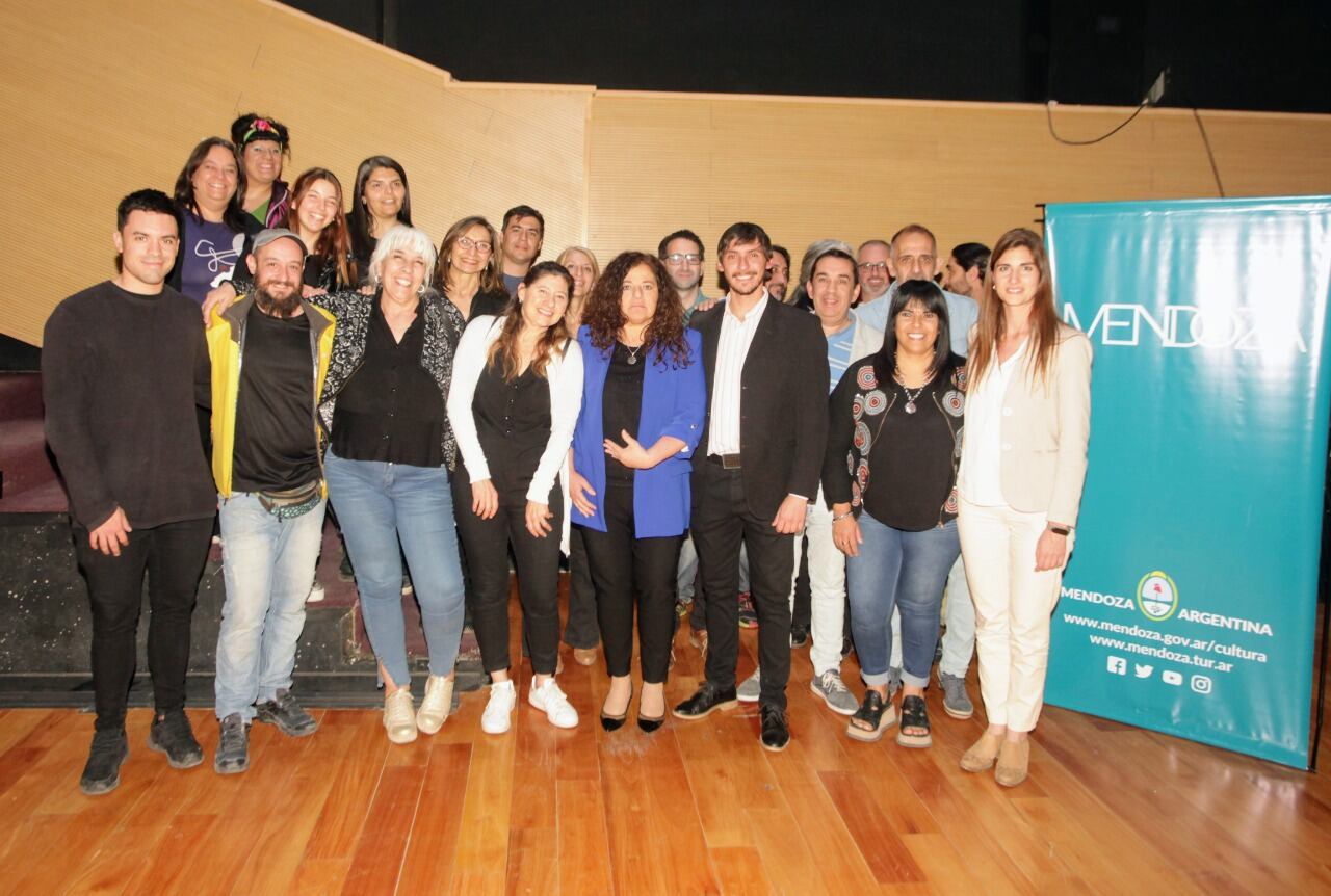 Franco Agüero y Jorgelina Flores, los ganadores de llevar adelante la Fiesta Nacional de la Vendimia 2023.