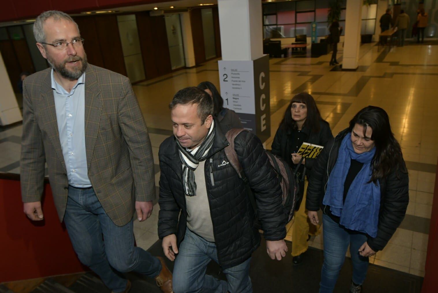 Reunión paritaria entre el SUTE y el Gobierno. Carina Sedano y Gustavo Correa, principales referentes gremiales. Orlando Pelichotti / Los Andes