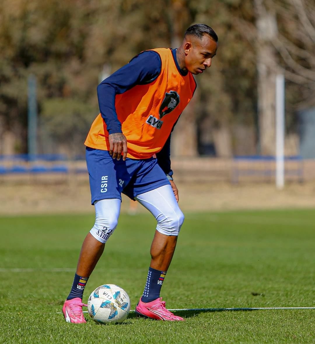 El colombiano Sebastián Villa, es una de las figuras de jerarquía del equipo del Parque.