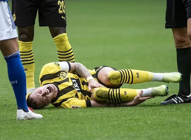 Marco Reus salió lesionado