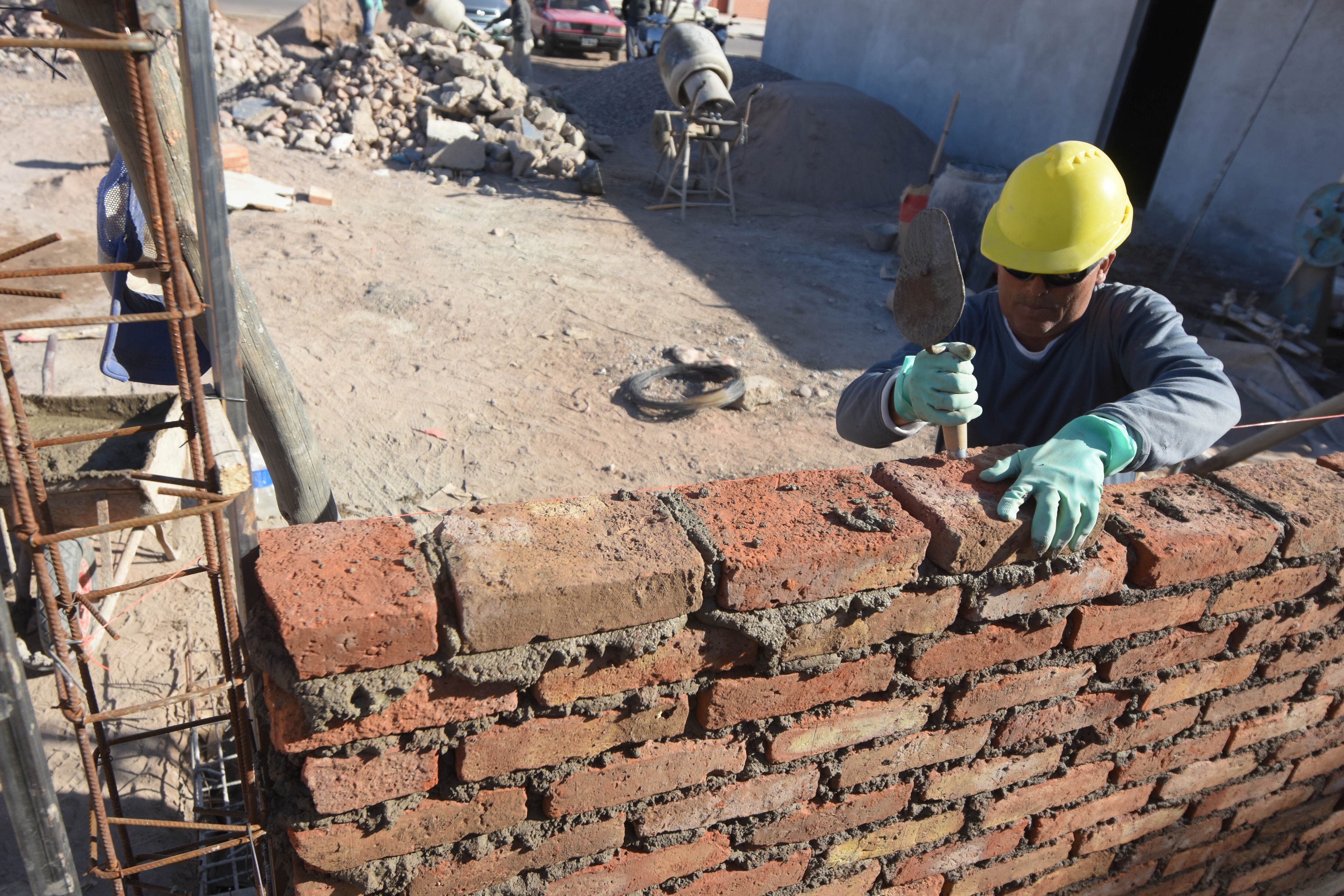 Créditos para refacciones y construcción. Foto: 