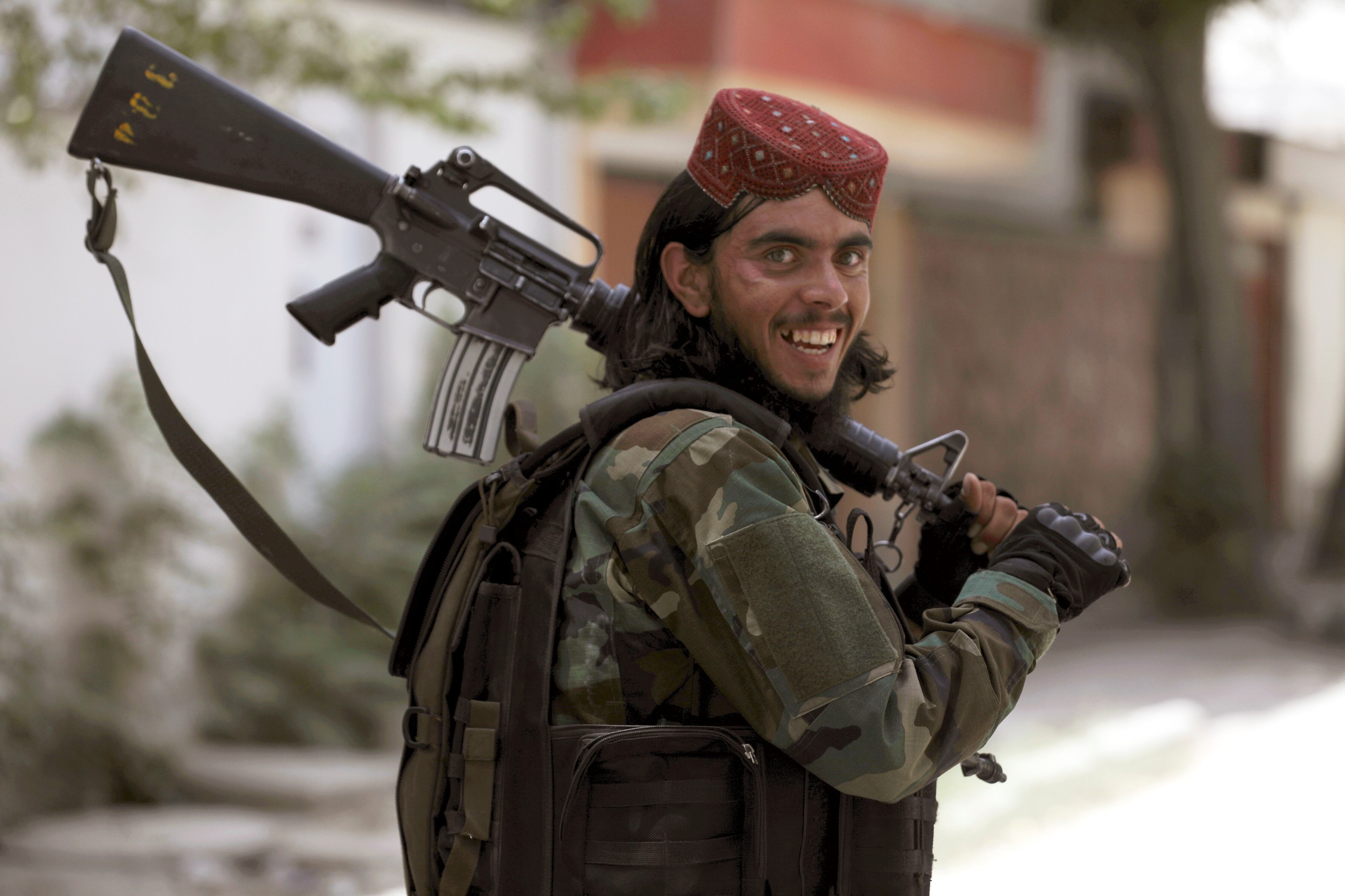 Talibanes tomaron Kubul.