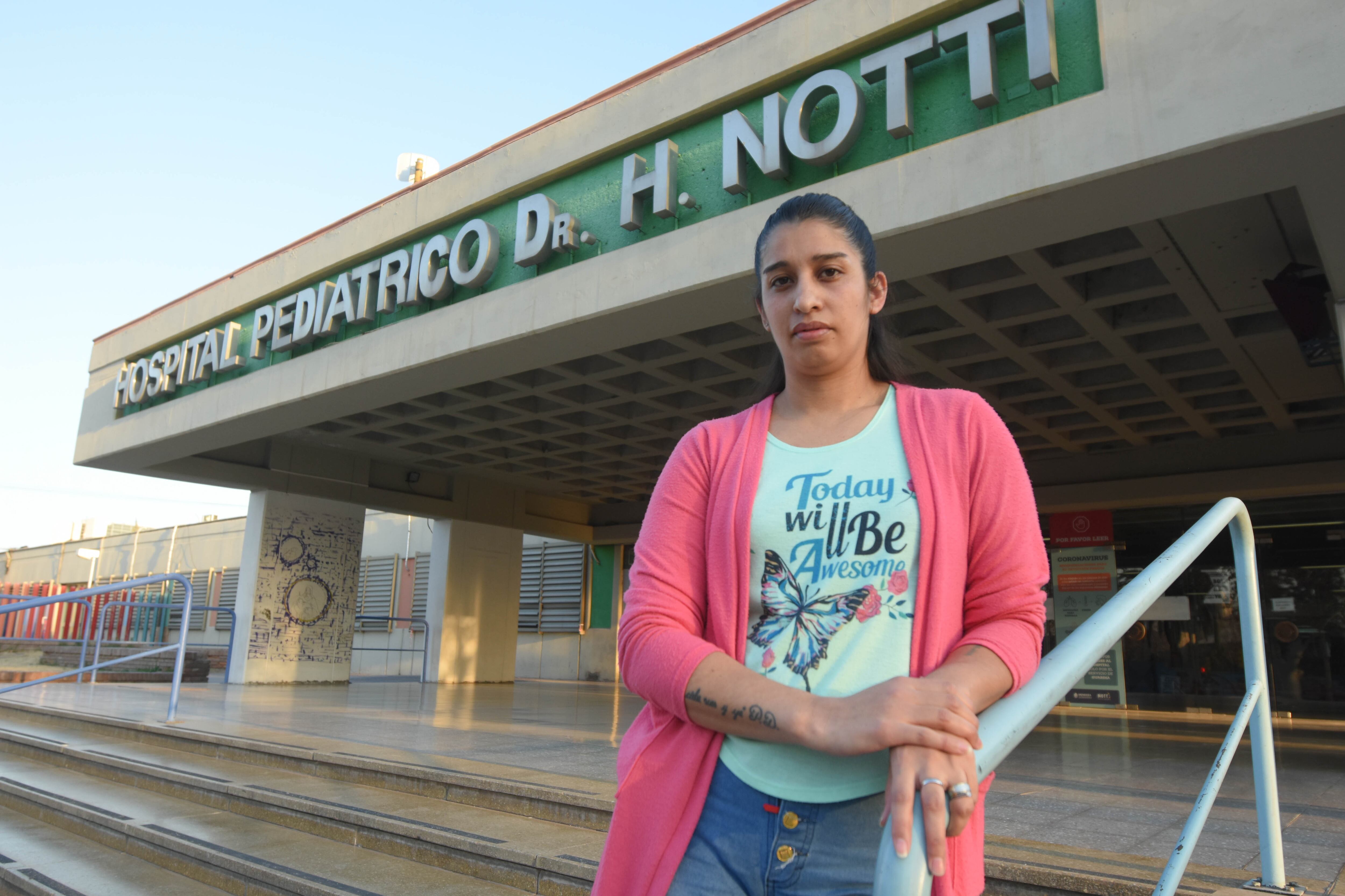 Romina, la mamá de Gael, vive allí en el hospital junto con su hijito.