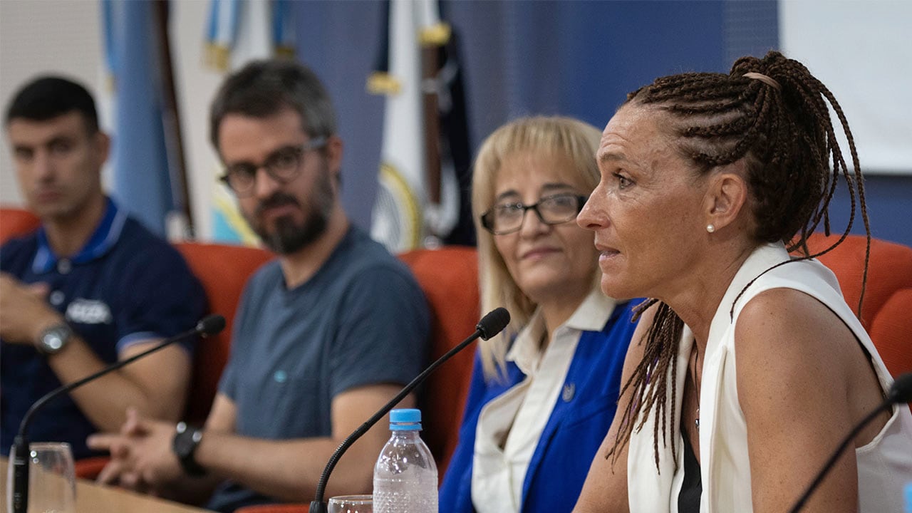 La deportista y Decana de la Universidad Maza, Laura Horta participó de la presentación formal del procesos de entrenamiento y gestión del proyecto "Si alguien creyera en mi"
 
 Foto: Ignacio Blanco / Los Andes