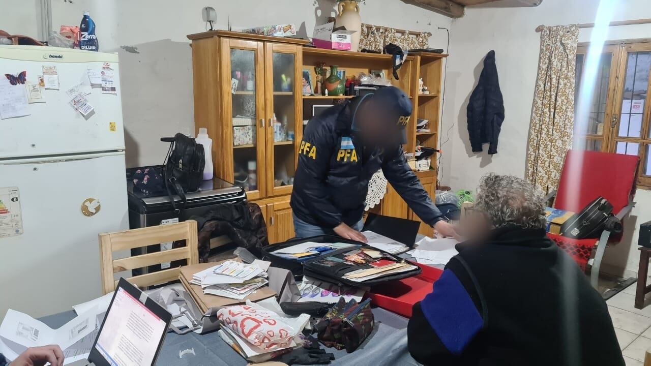 Investigan red de estafadores que tramitaba pensiones por invalidez falsas en San Rafael. Foto: Policía Federal Argentina