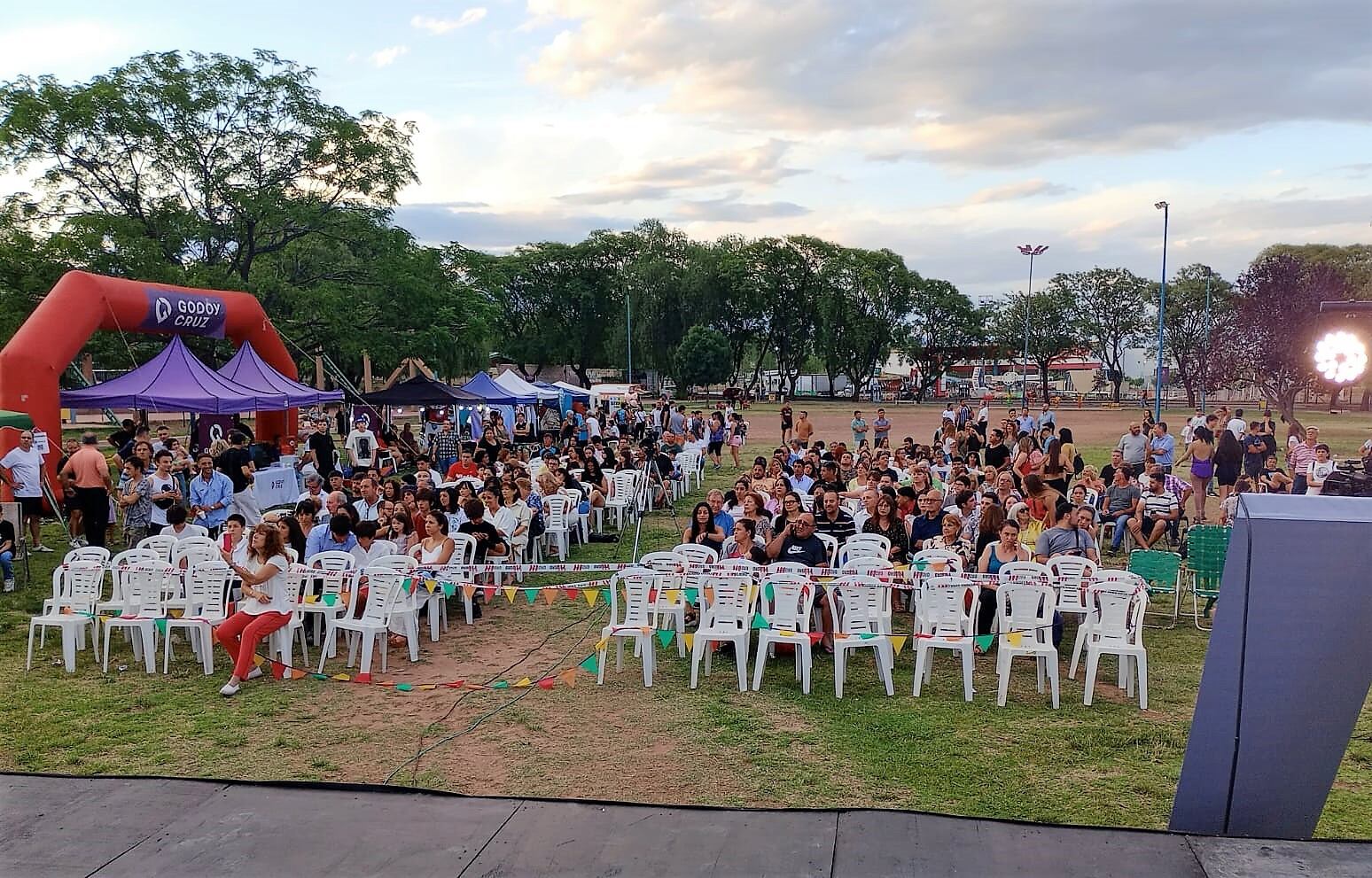 Una verdadera fiesta del deporte se vivió en el Parque San Vicente de Godoy Cruz.