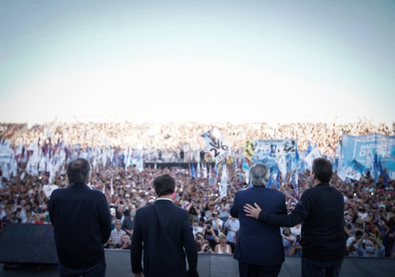 Fernández fue el único orador en el acto en cancha de Morón donde se homenajeó a Néstor Kirchner al cumplirse once años de su muerte.