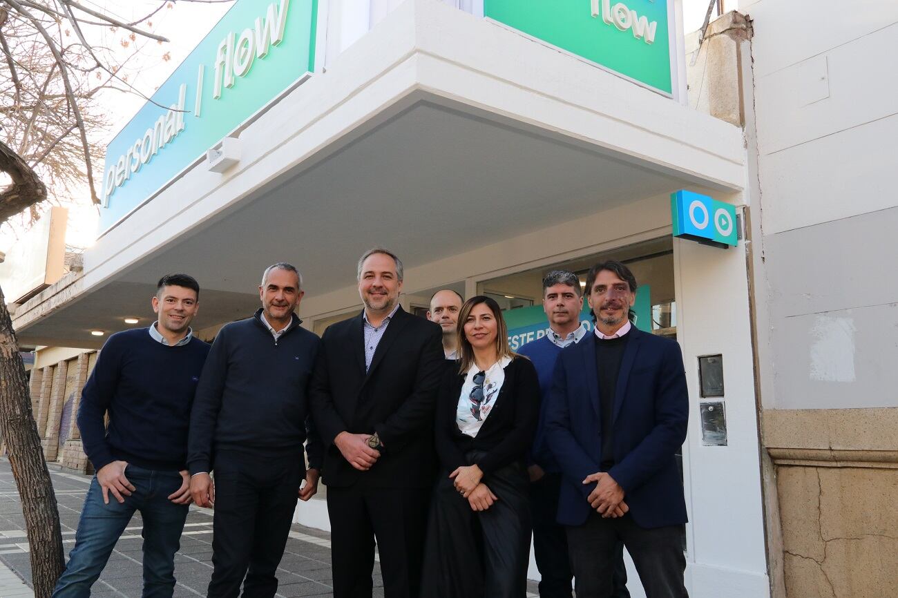 Mejora la inversión en conectividad en Maipú y Personal Flow abre la primera tienda convergente de servicios y productos en ese departamento. Foto: Telecom