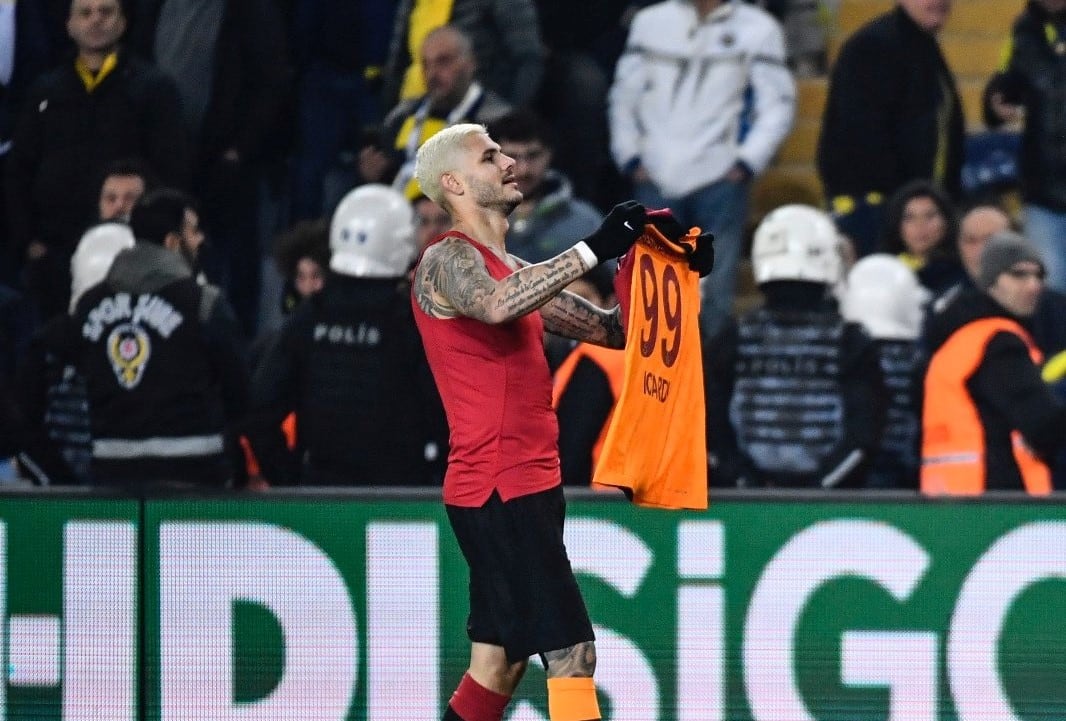 El centrodelantero argentino anotó en la goleada de su equipo en el clásico de Turquía. (Foto: @Galatasaray)