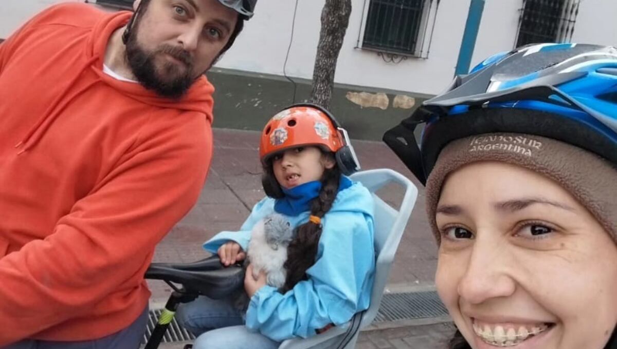 Viajaron en tren desde Buenos Aires, recorrían Mendoza en bici y se las robaron: el video con el que buscan recuperarlas. Foto; Gentileza