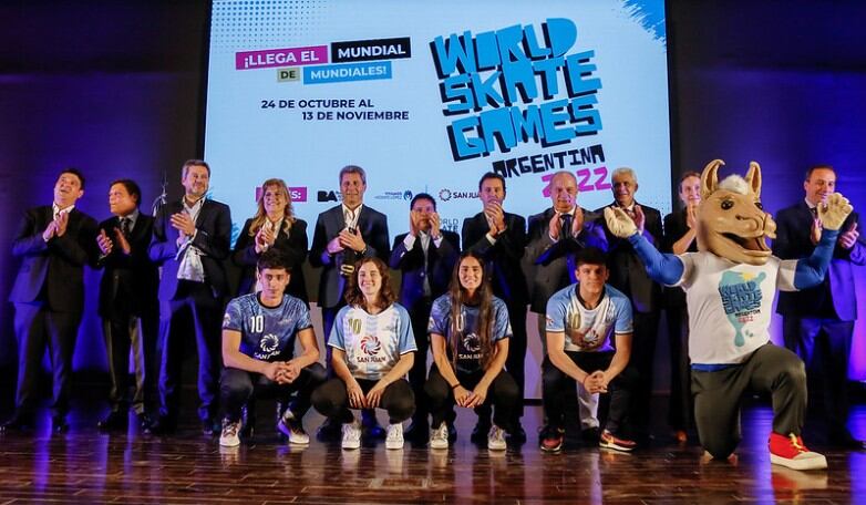 Una posta de la presentación y sorteo del Mundial de Hockey sobre Patines que se viene en San Juan. 