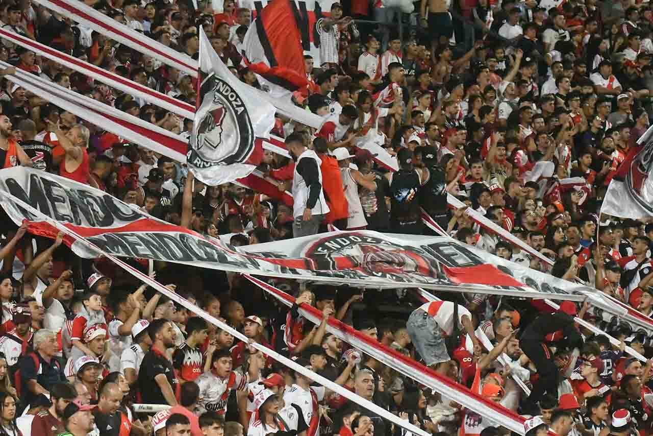 Fútbol Profesional desafío de Campeones, Independiente Rivadavia vs. River Plate en el estadio Malvinas Argentinas.
Foto: José Gutierrez / Los Andes