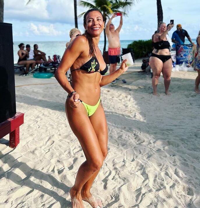 Ximena Capristo disfrutando de la playa