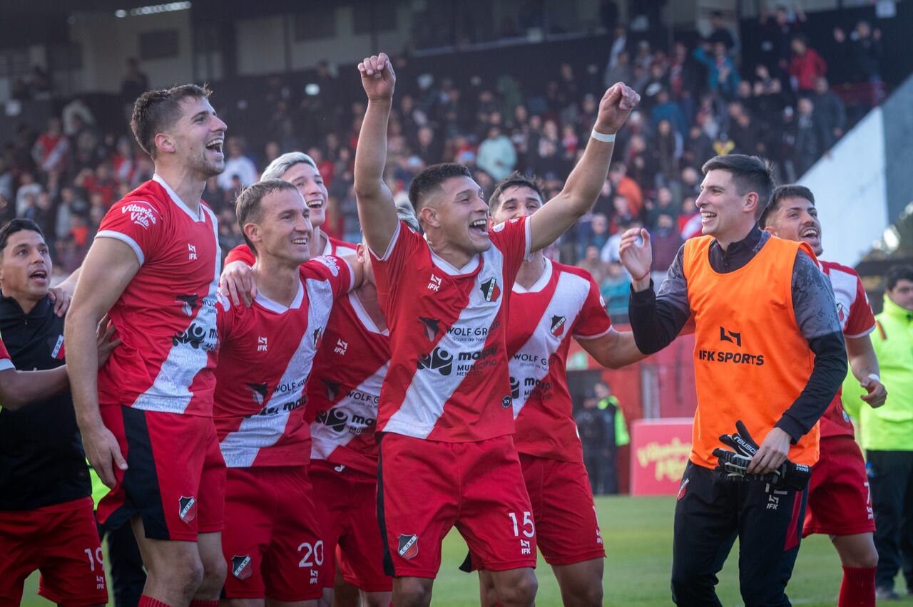 Deportivo Maipú le ganó con sufrimiento a Mitre de Santiago del Estero 2 a 1 por la fecha 19 de la Zona B de la Primera Nacional.  

Foto: Ignacio Blanco / Los Andes